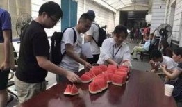 唐山吃瓜群众图片